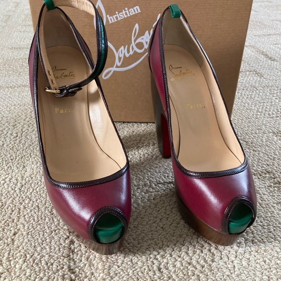 Louboutins Euro size 40 - Picture 10 of 10